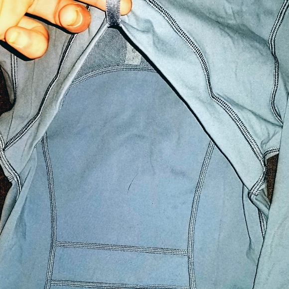 Lululemon size 6 define sweater retail price at $128, and is a Perry winkle blue - Picture 3 of 4